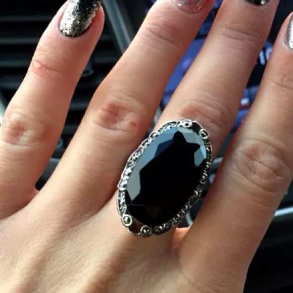 Jewelry - Vintage Big Black Oval Stone Ring Antique Silver